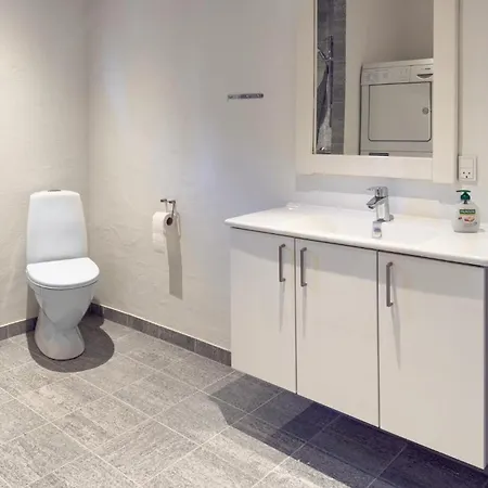 3 Bedroom Stunning In בית נופש Fårvang